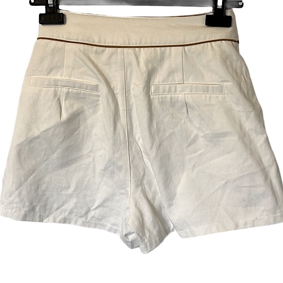Tie front shorts with pockets and contrasting piping - Picture 8 of 10
